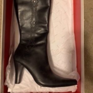 Ladies black heeled boots